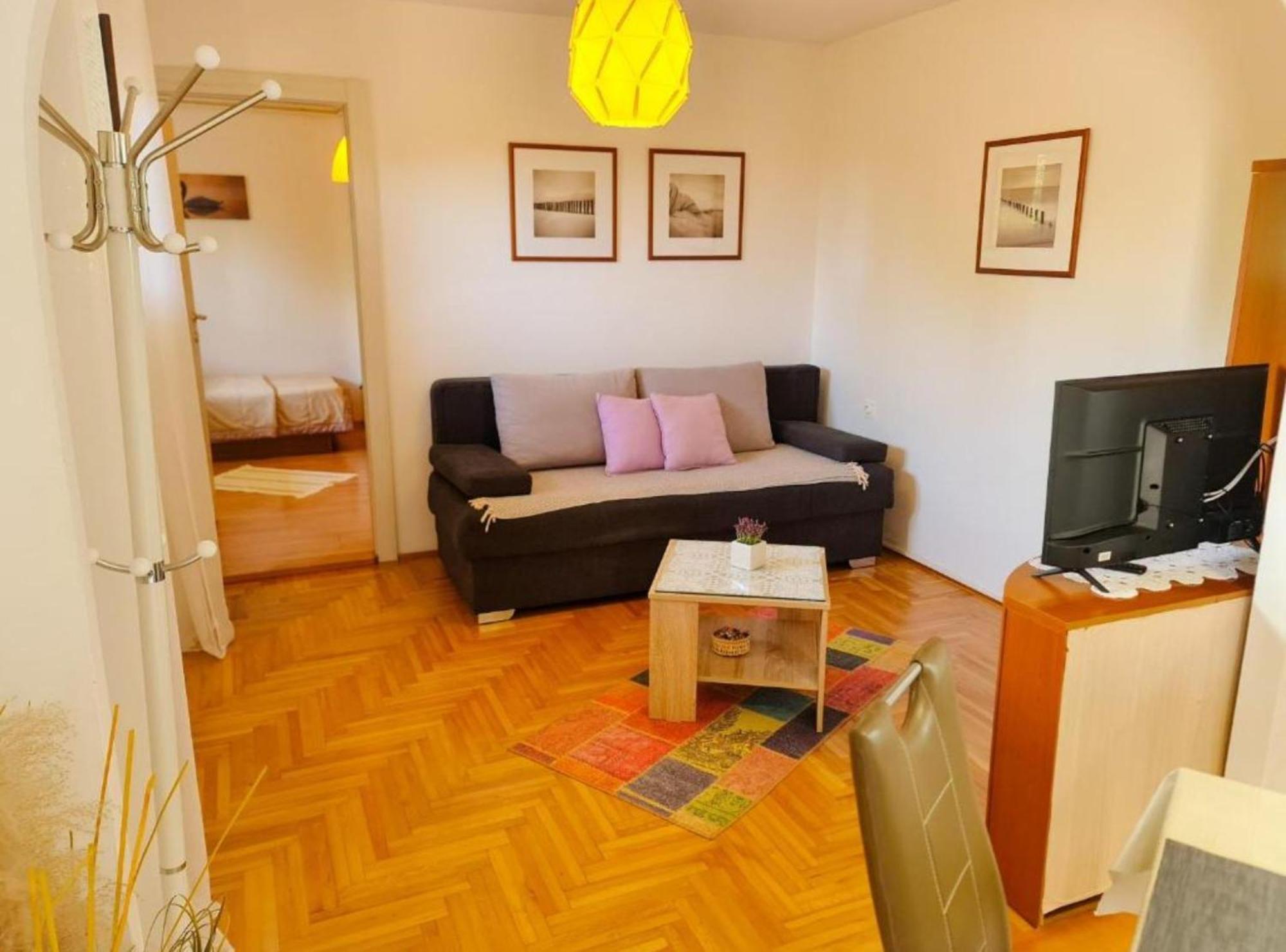 Apartments Marko โนวีวีโนดอลสกี ภายนอก รูปภาพ